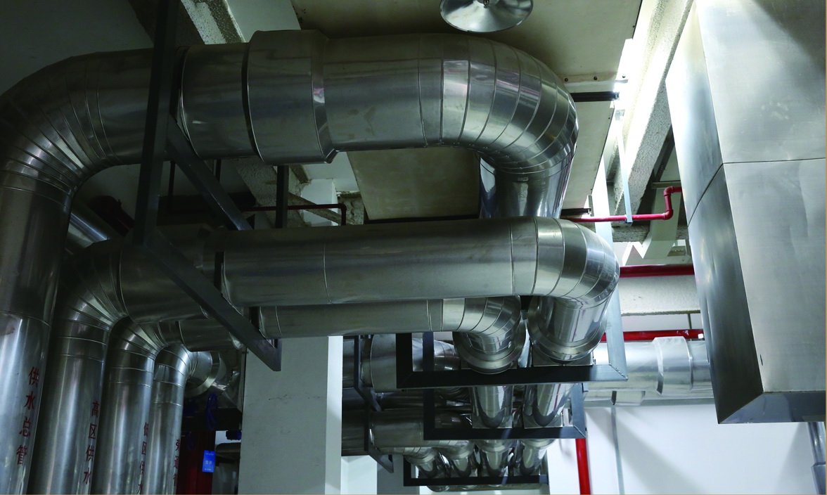 蕪湖時(shí)代金融中心空調(diào)機(jī)房設(shè)備、管道安裝